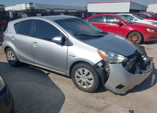 2013 TOYOTA Prius