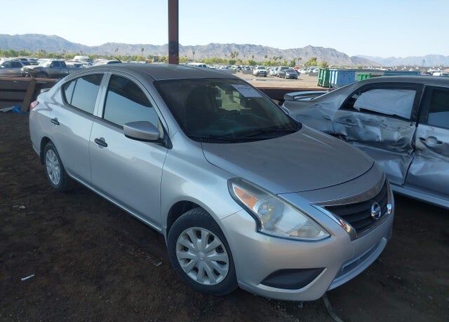 2016 NISSAN Versa