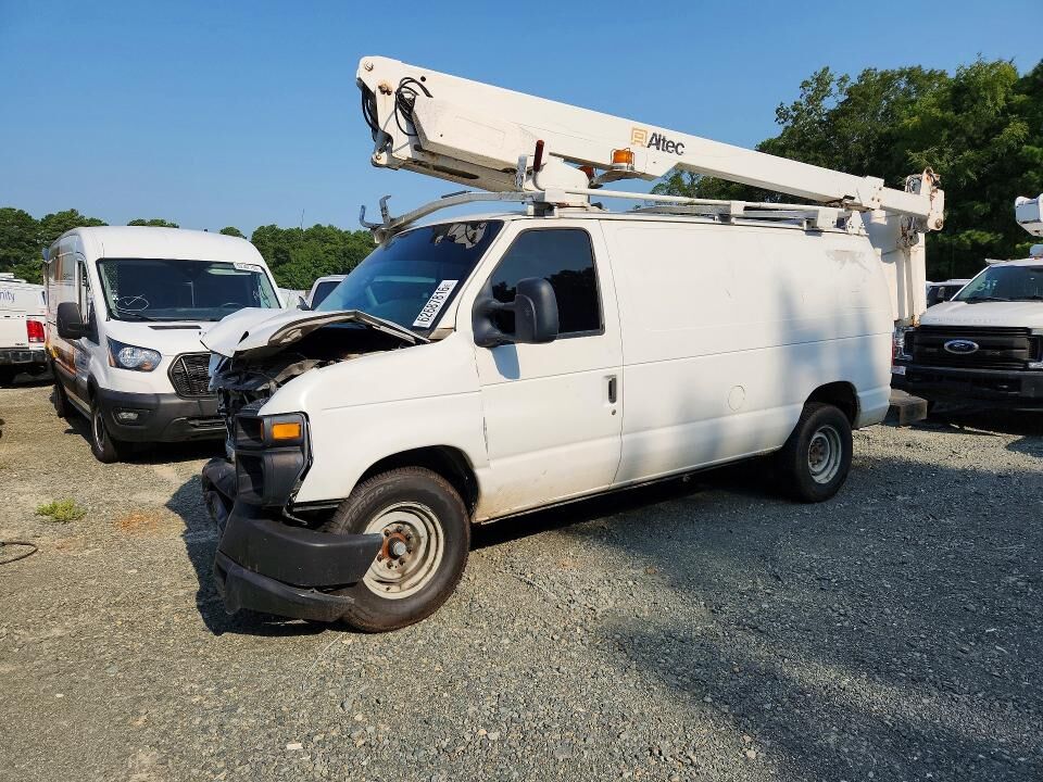 2011 FORD E-350