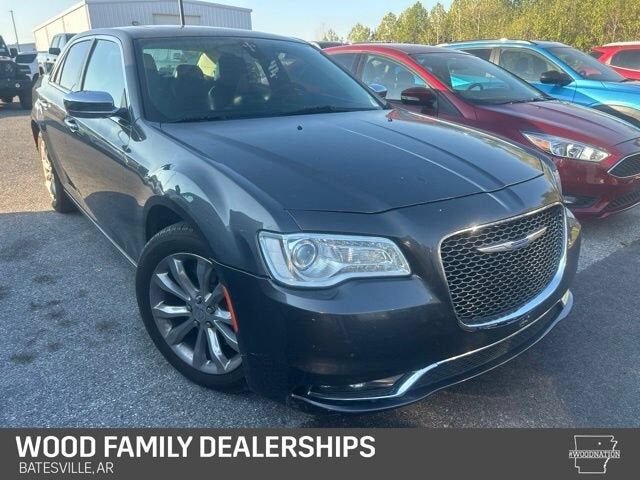 2019 CHRYSLER 300