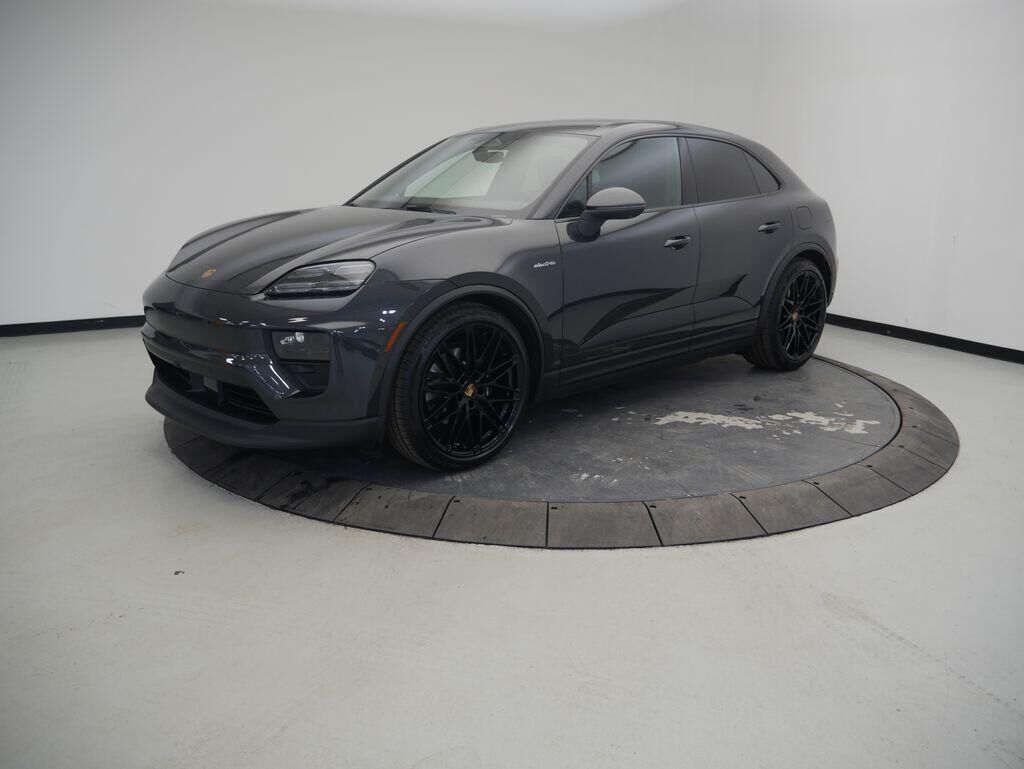 2026 PORSCHE Macan