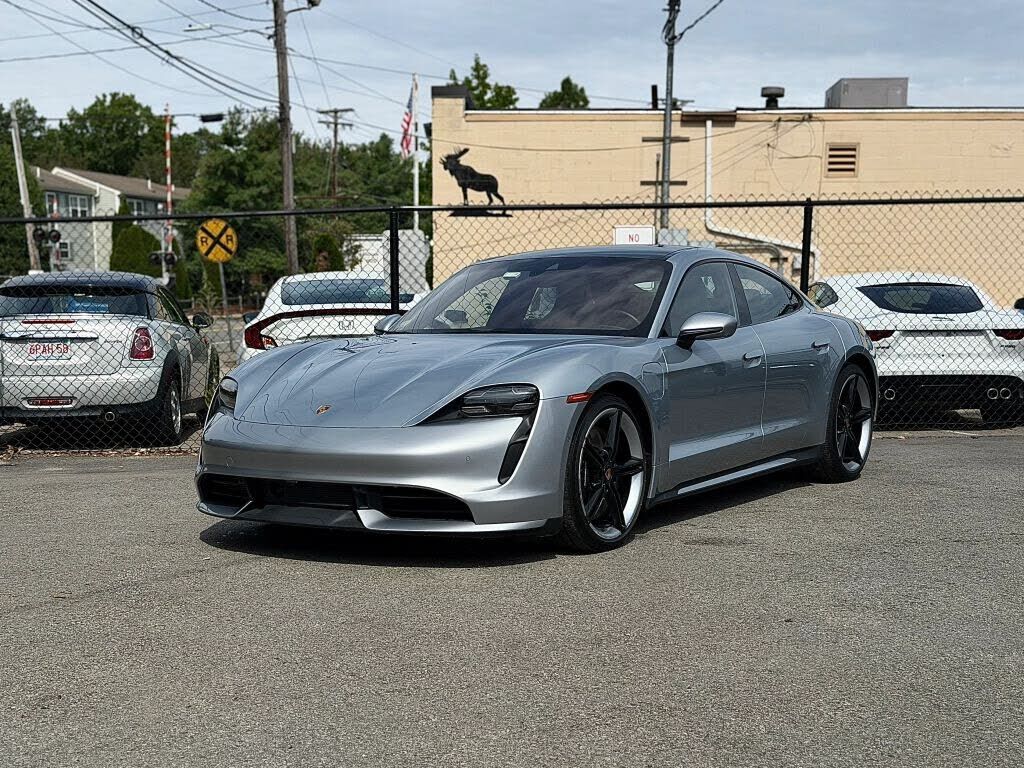 2020 PORSCHE Taycan