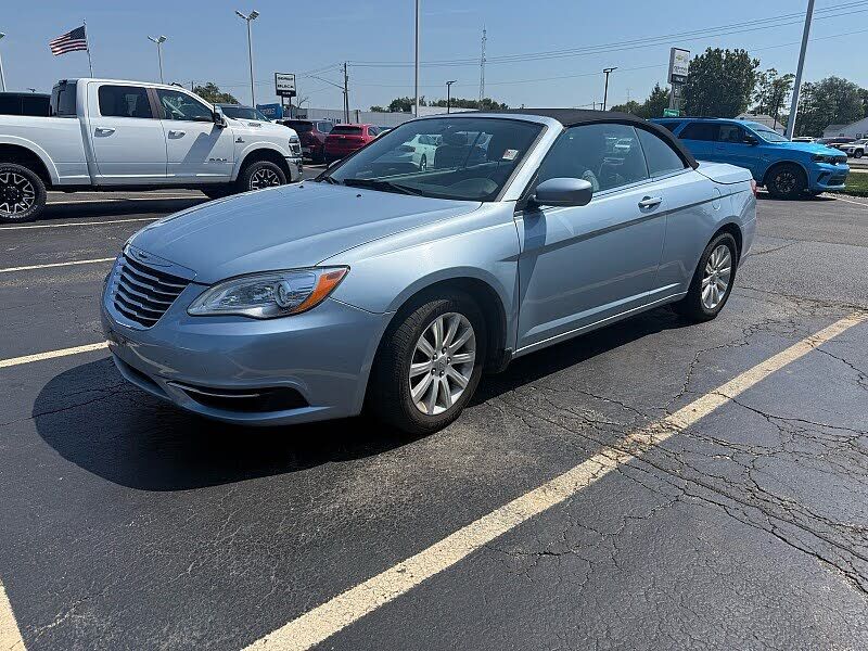 2013 CHRYSLER 200