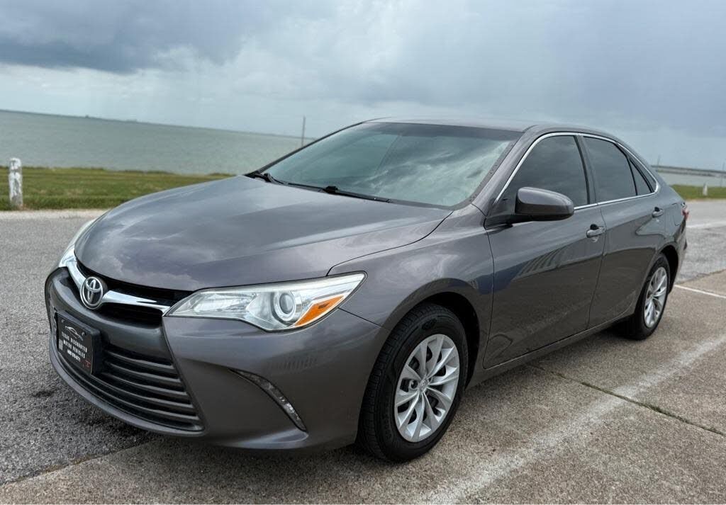2017 TOYOTA Camry