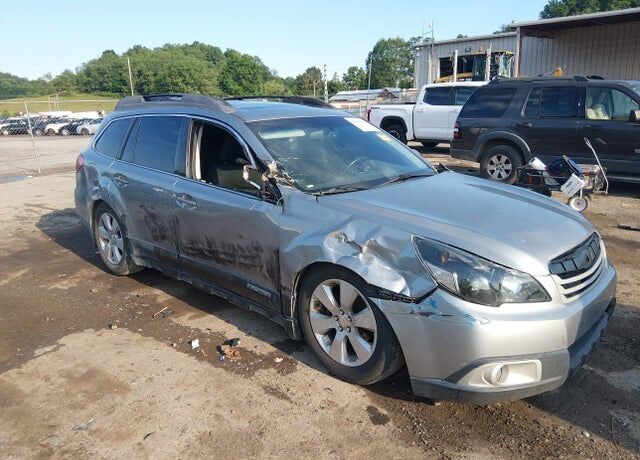 2011 SUBARU Outback