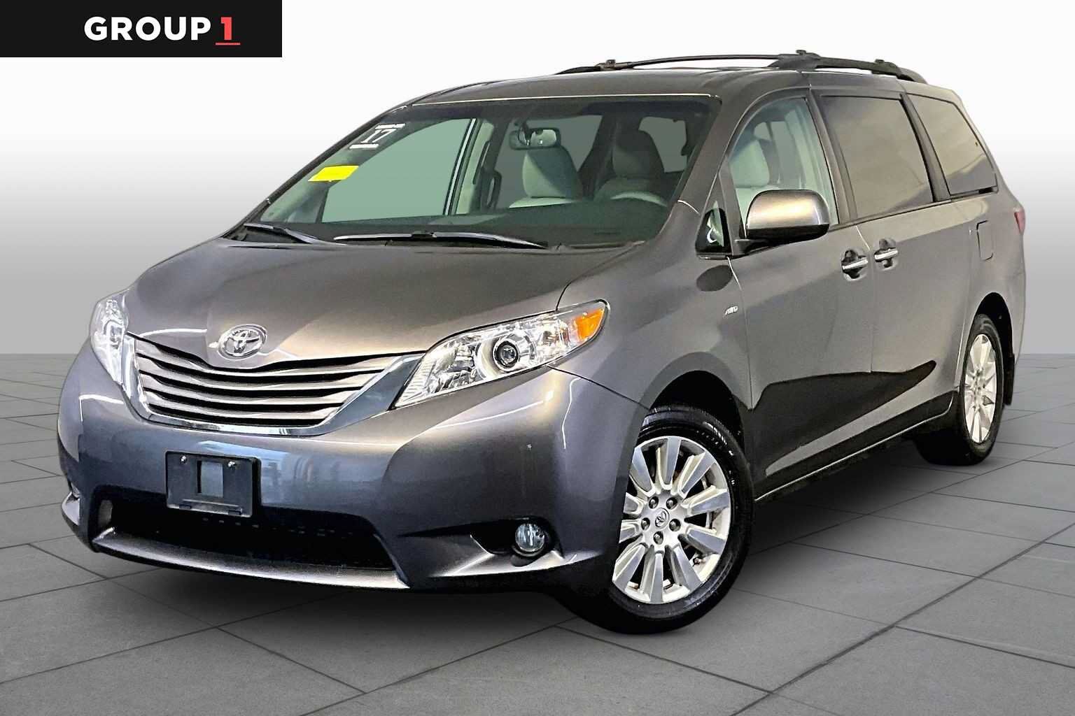 2017 TOYOTA Sienna