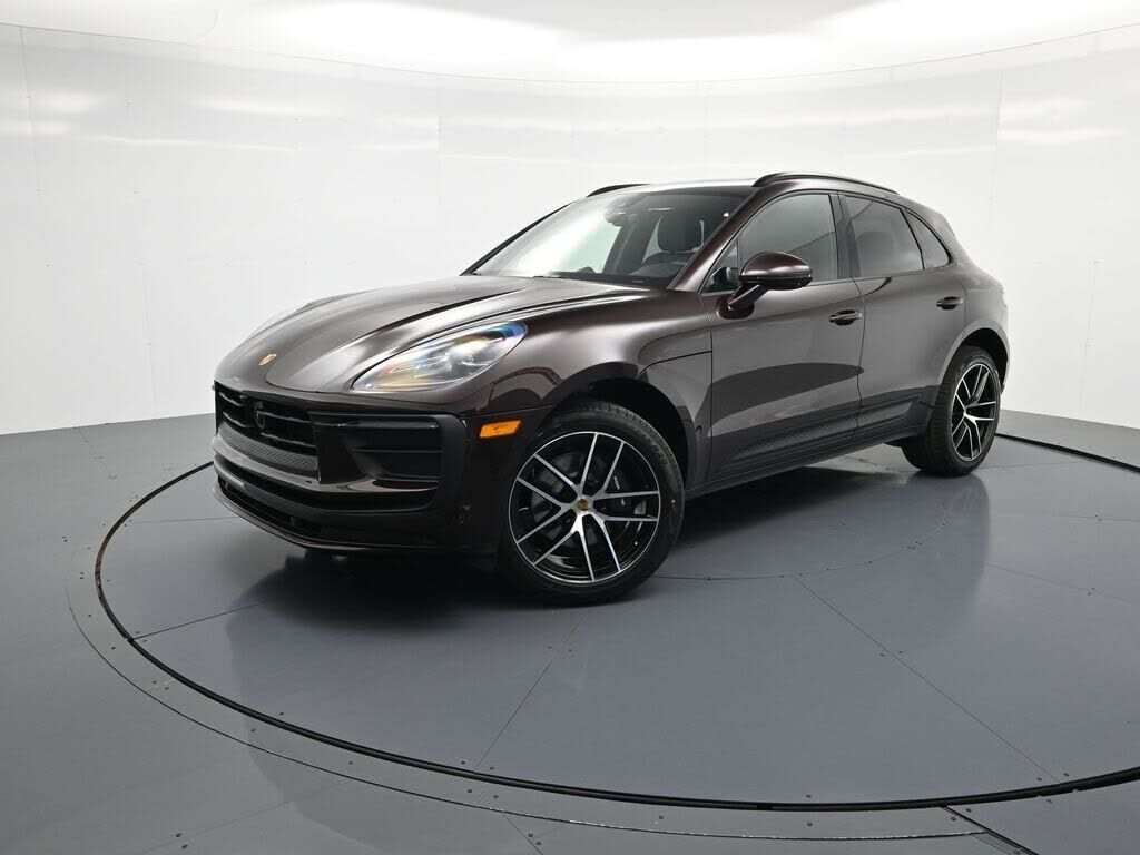 2026 PORSCHE Macan