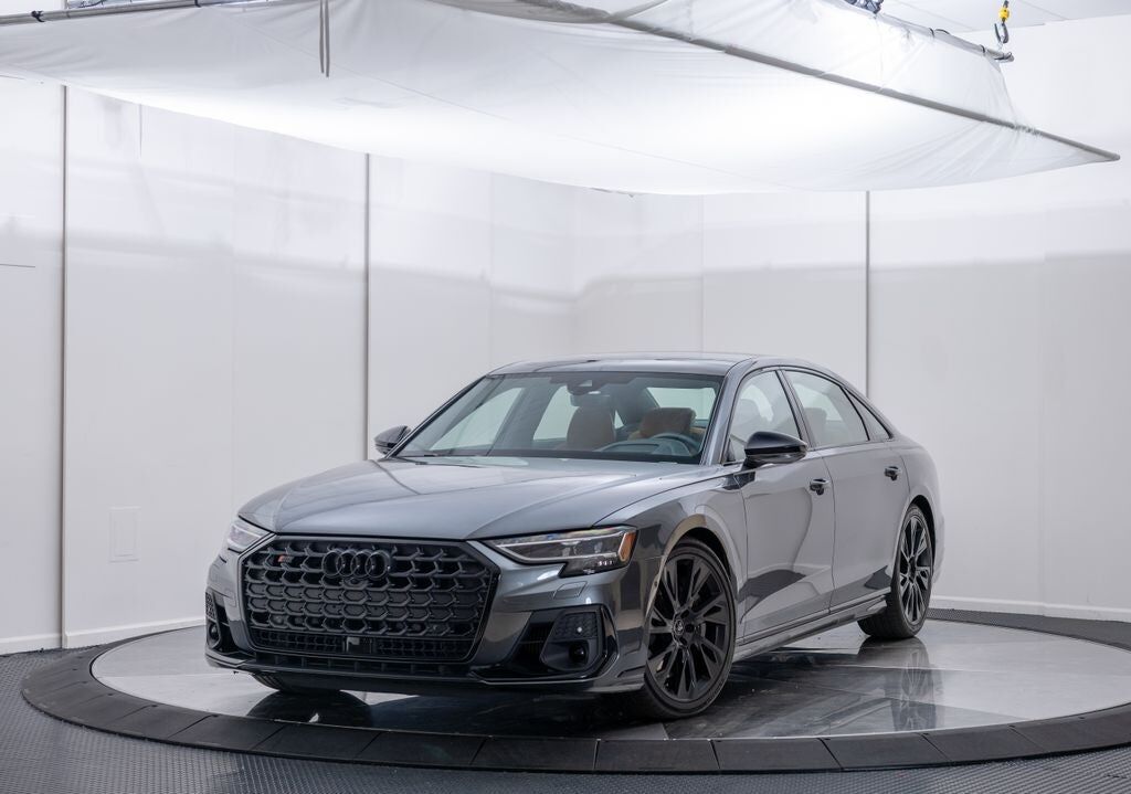 2025 AUDI S8
