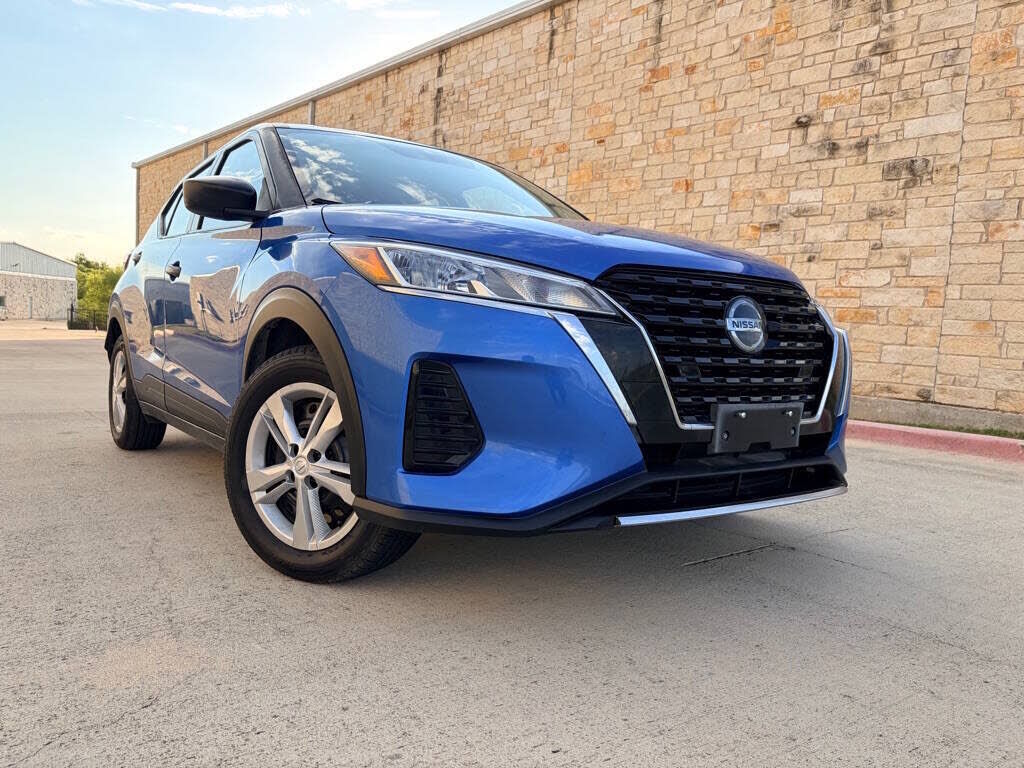 2021 NISSAN Kicks