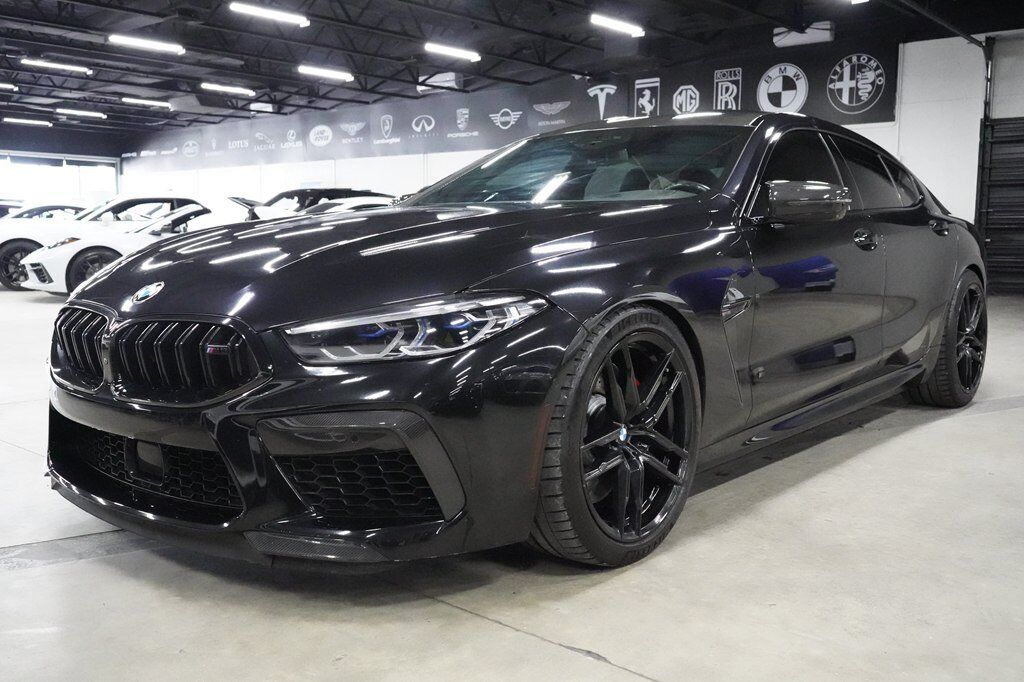 2022 BMW M8