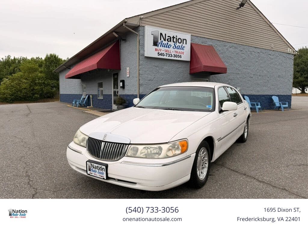 1999 LINCOLN Town Car