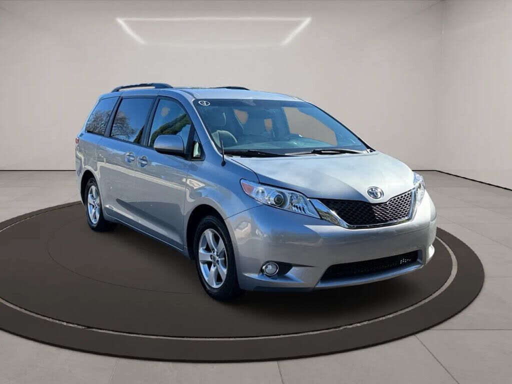 2013 TOYOTA Sienna