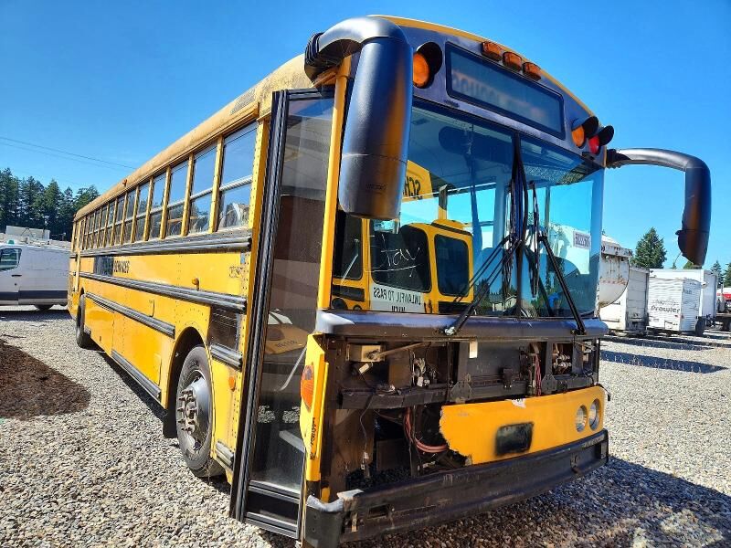 2004 THOMAS BUILT HDX