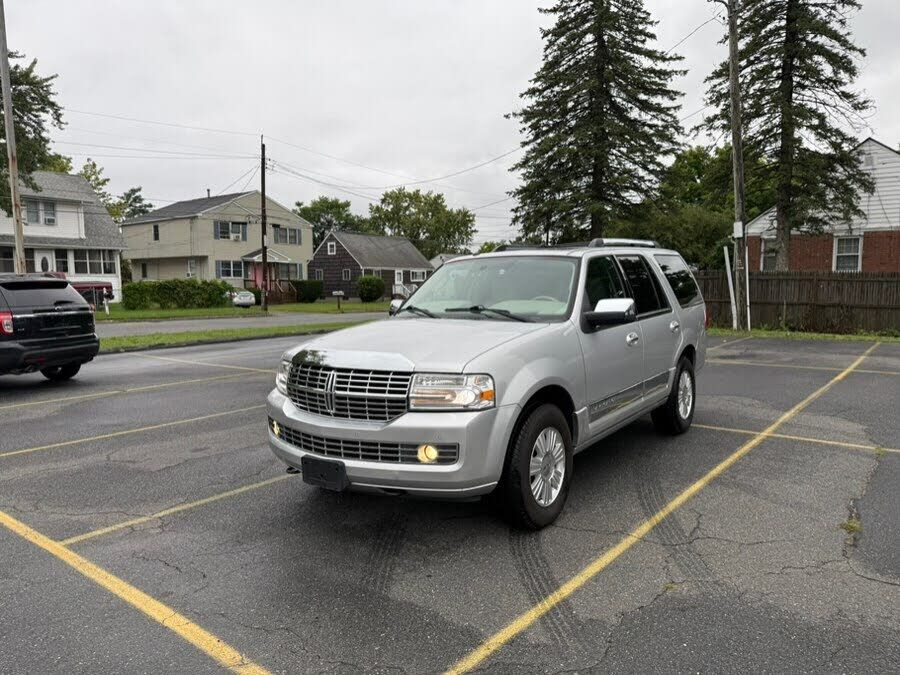 2011 LINCOLN Navigator