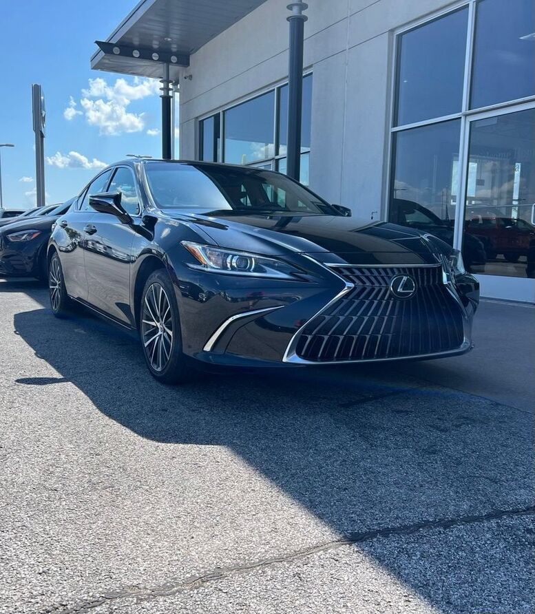 2024 LEXUS ES