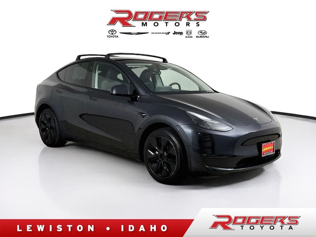 2025 TESLA Model Y