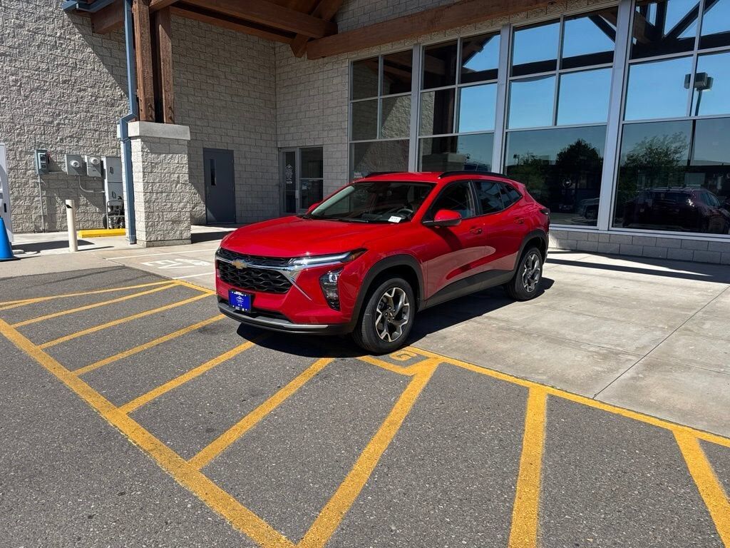 2026 CHEVROLET Trax