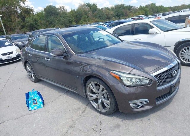 2017 INFINITI Q70L