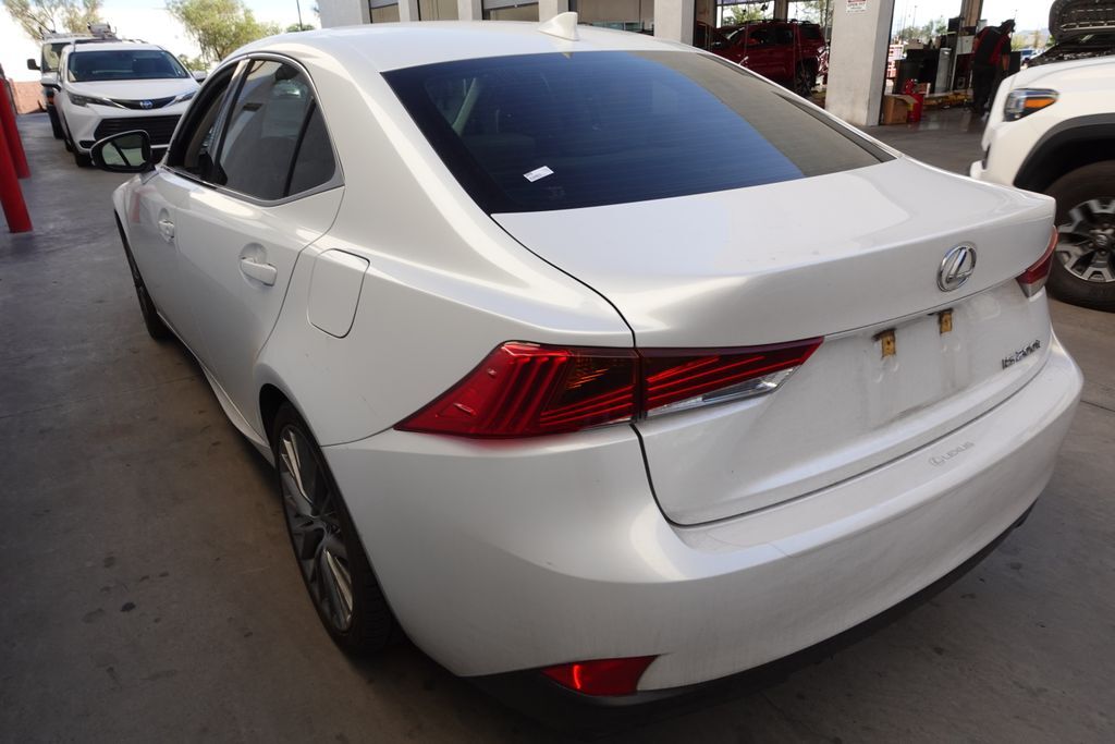 2017 LEXUS IS