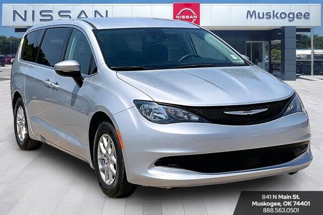 2023 CHRYSLER Voyager