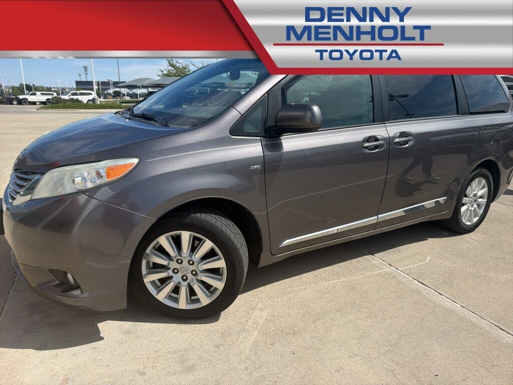 2017 TOYOTA Sienna