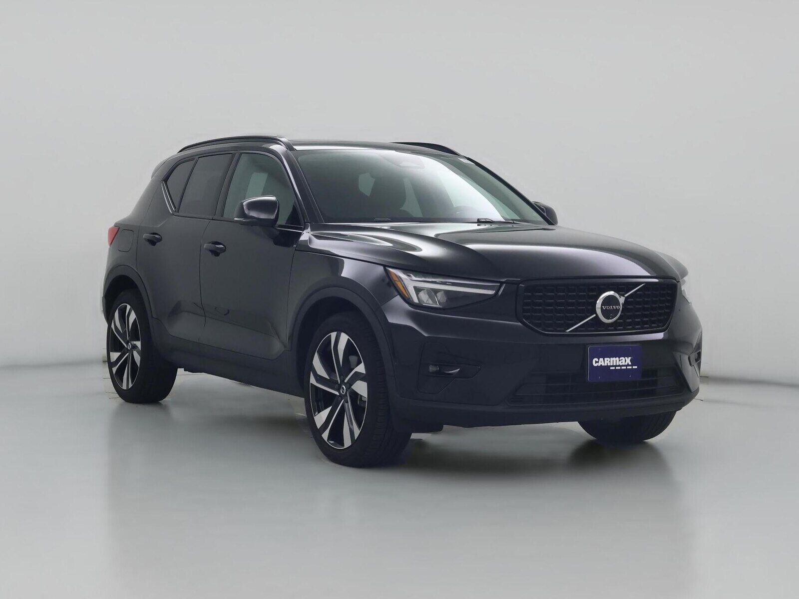 2024 VOLVO XC40