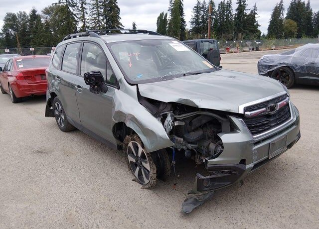 2017 SUBARU Forester