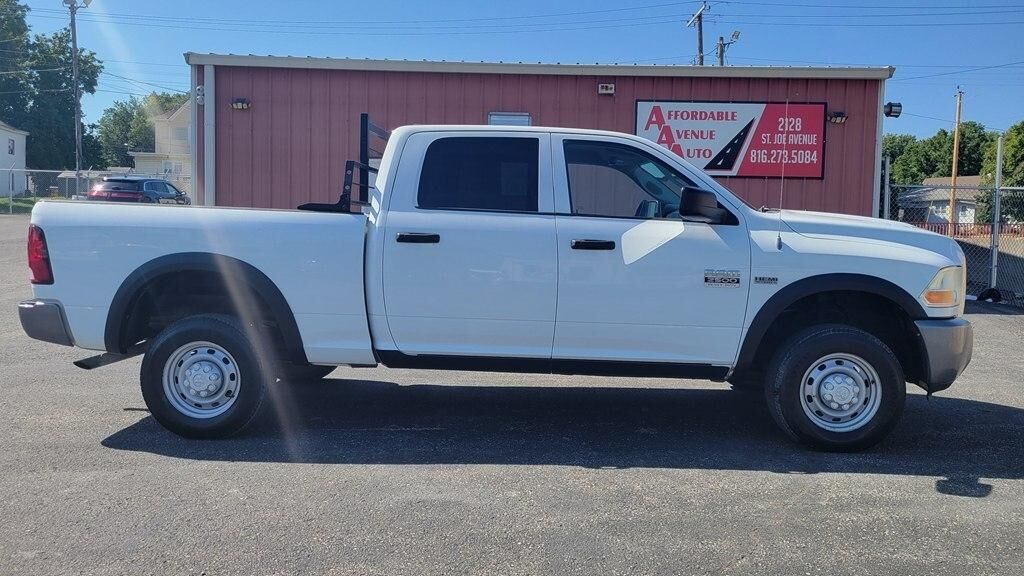 2011 DODGE Ram