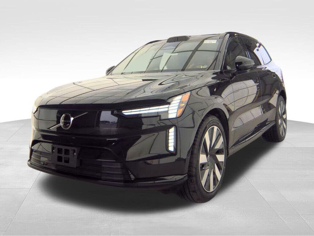 2025 VOLVO EX90
