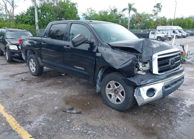 2011 TOYOTA Tundra