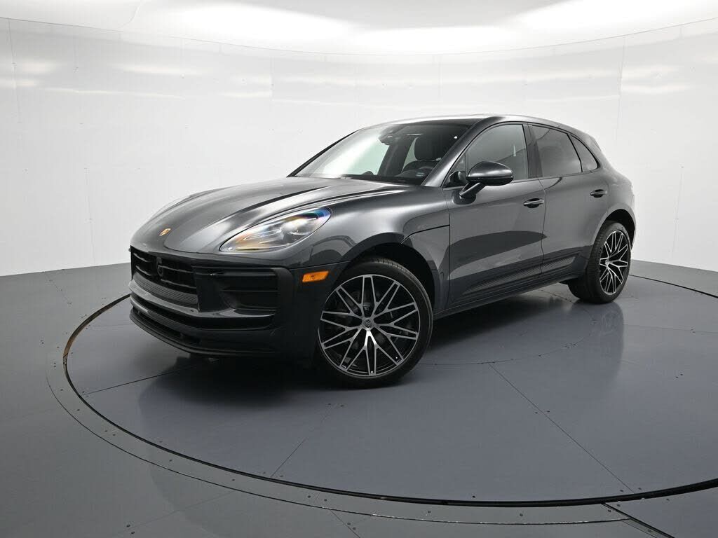 2026 PORSCHE Macan