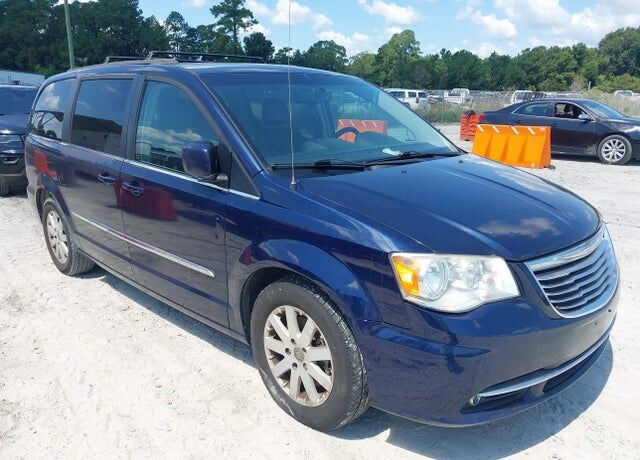 2015 CHRYSLER Town and Country