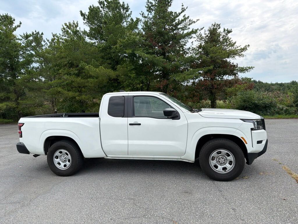 2024 NISSAN Frontier