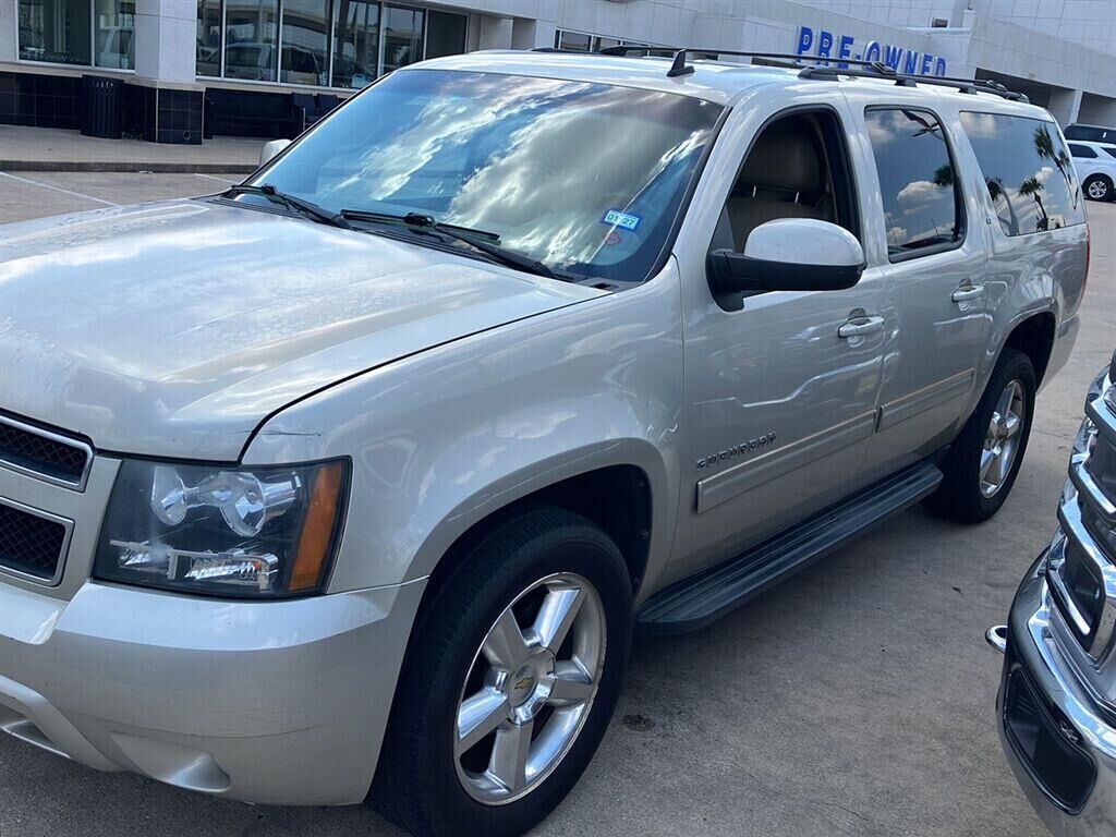 2013 CHEVROLET Suburban