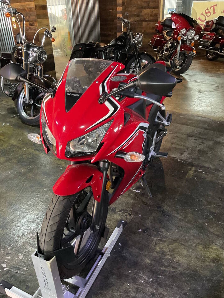2021 HONDA CB