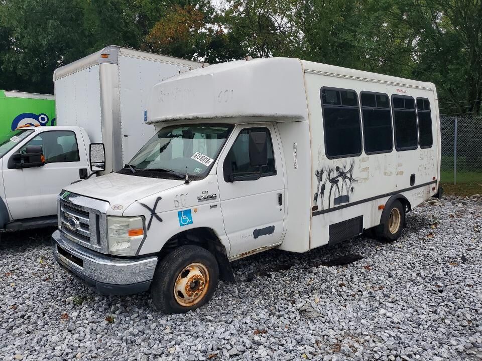 2013 FORD E-350