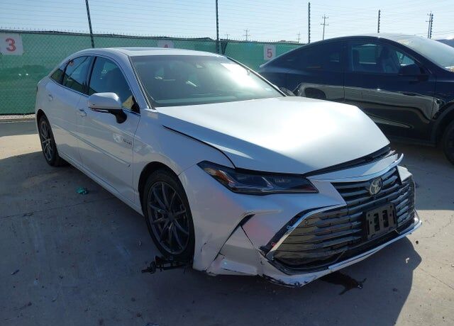 2019 TOYOTA Avalon