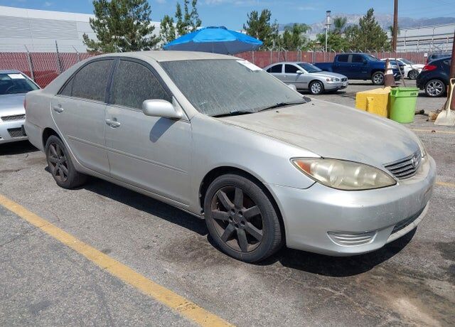 2005 TOYOTA Camry