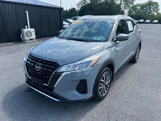 2023 NISSAN Kicks
