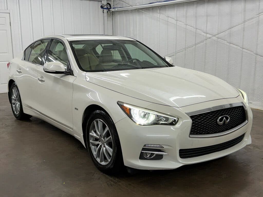 2016 INFINITI Q50