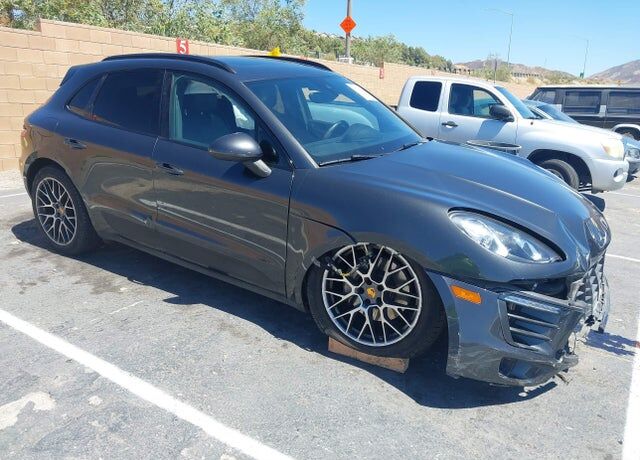 2018 PORSCHE Macan