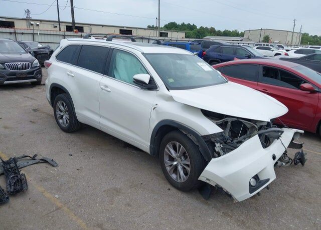 2014 TOYOTA Highlander