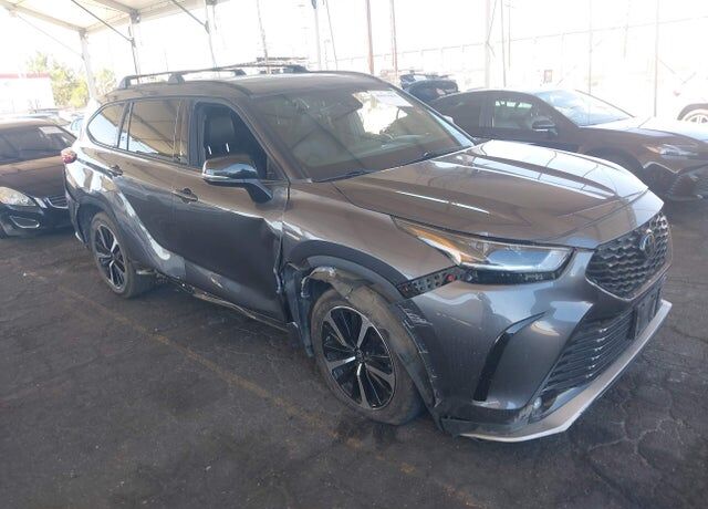 2022 TOYOTA Highlander