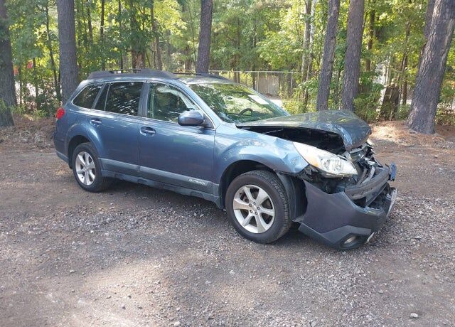 2013 SUBARU Outback