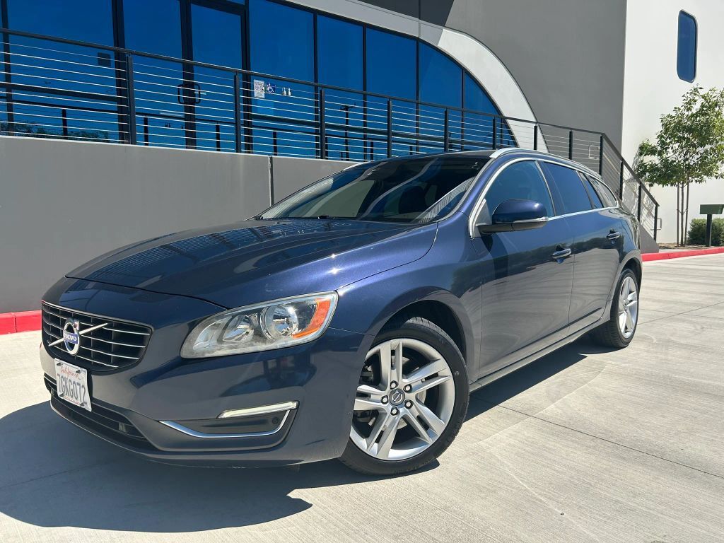 2015 VOLVO V60
