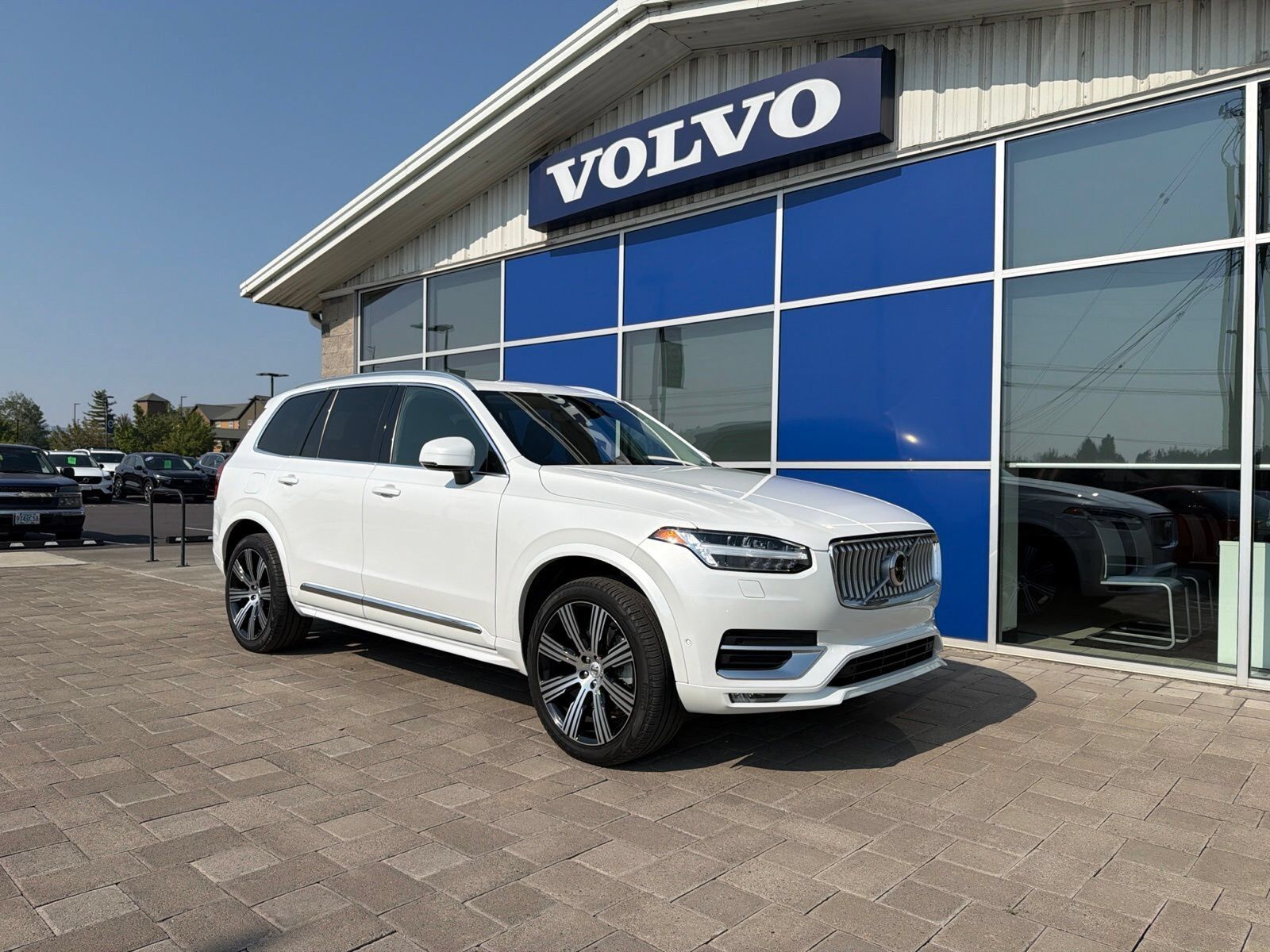 2023 VOLVO XC90