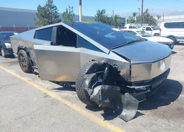 2024 TESLA Cybertruck