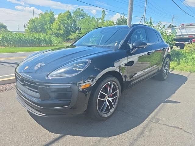 2023 PORSCHE Macan