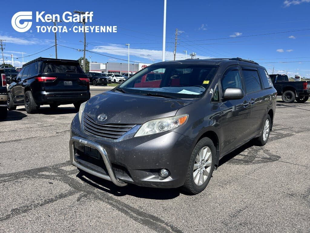 2016 TOYOTA Sienna