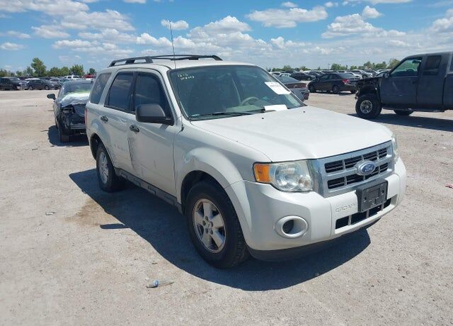 2011 FORD Escape